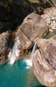 Little falls on Umkynsan River
