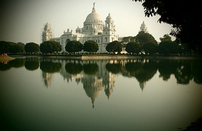Pin hole on Victoria Memorial