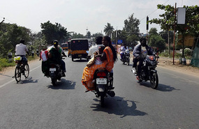 Traffic on road to Chidambaram