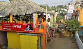 Chillout in Hampi Bazaar