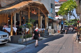 Popies 1 in Kuta