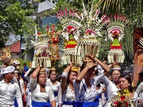 Temple to home parade