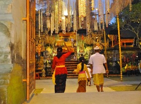 Going into Gunung Lebah Temple