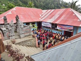 Village shool near the rim