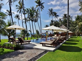 Stopped to check out Kubu Indah Dive Resort