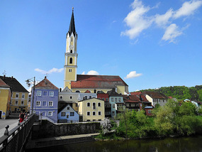 Sun on the town of Vilshofen an der Donau
