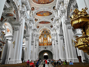 World's Largest Cathedral Organ Inside St Steven's