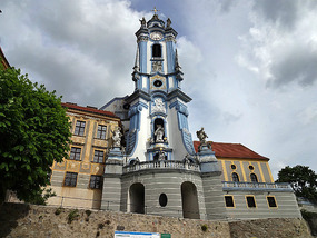 Dürnstein Abbey (Stift Dürnstein) established 1410
