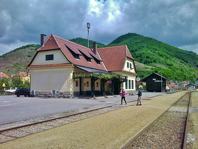 Small Spitz Train Station with Bike Rental House