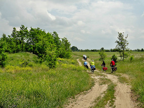 More unpaved route though the country