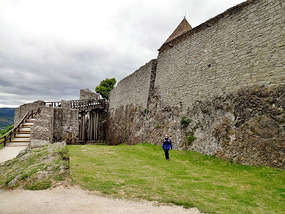 Michelle in front of the upper castle, Vicegrad
