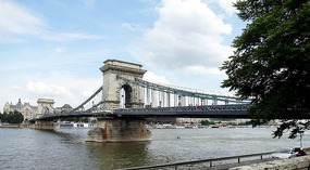 Opened 1845, Chain Bridge Links Buda to Pest
