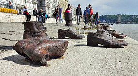 Shoes on the Danube Promenade Commemorate Victims