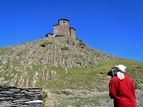Great weather for a steep hike to Tusheti Tower