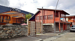 Guesthouse Ushba is Nice!