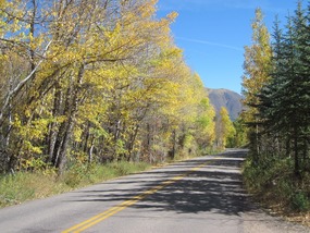 Road to the Maroon Bells