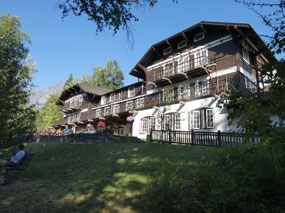 Lake McDonald Lodge