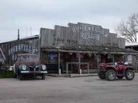 Stoneviille Saloon, Alzada