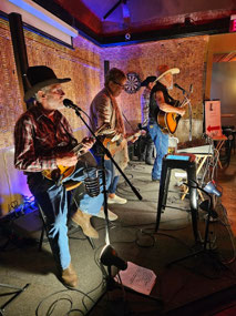 Cowboy Bob & Gypsy Dust, Murray Bar