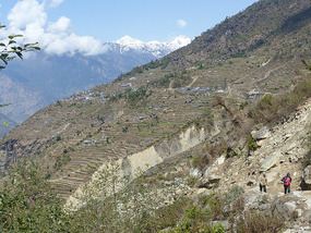 Road to Syabrubesi
