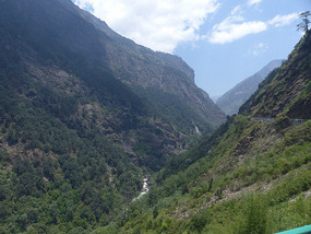 Friendship Highway climbing the gorge