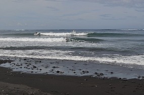 Surfing beach 