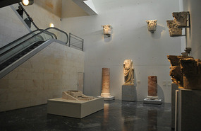 Museum entrance to amphitheatre
