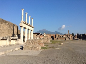 The main square (the Forum)