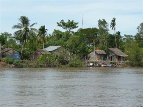 Straw huts on the Mekong