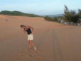 The red sand dunes and an idiot!