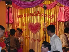 Another bright n' colouful Cambodian wedding!