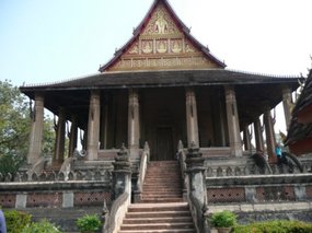 Wat Haw Pha Kaew