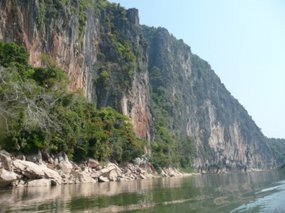 Limestone karst valleys
