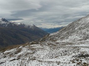 Drive up Crown Range, NZ's highest sealed pass