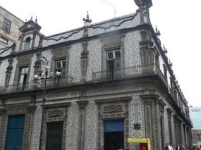 'Casa de los a Zueglos'18th century house of tiles