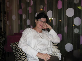 Nikki in the Jasmine Hotel Bar