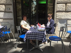 At Caffé Mokadí