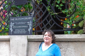 Melissa in front of Bloomsbury Hotel