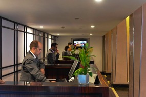 Reception Desk Marriott Grovsnor Park