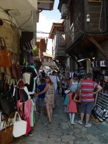 Nessebar - Touristes pour magasins