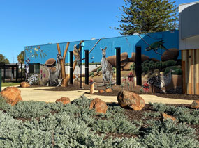 Very stunning mural on Visitor Centre