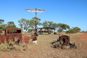 Entry to Anna Plains homestead & out buildings