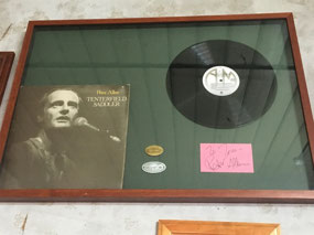 Tenterfield Saddler LP & PA Signature