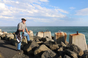 Out to the end of the north breakwater