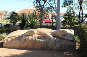 Barking Gecko sculpture in Sensory G