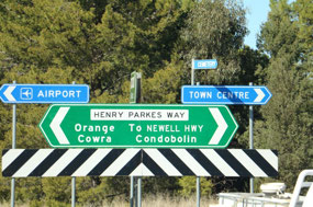 Now we are travelling Henry Parkes Way