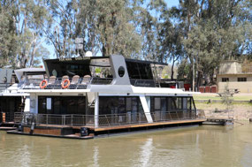 Pure luxury river boat to hire