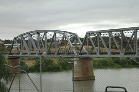 Railway bridge opened in 1886