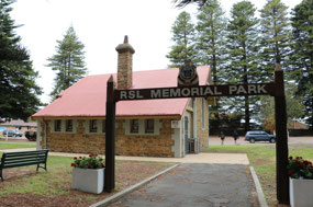 RSL building was kinda cute in Memorial Park