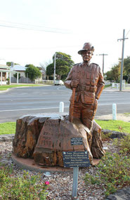 Sculpture of soldier in main st